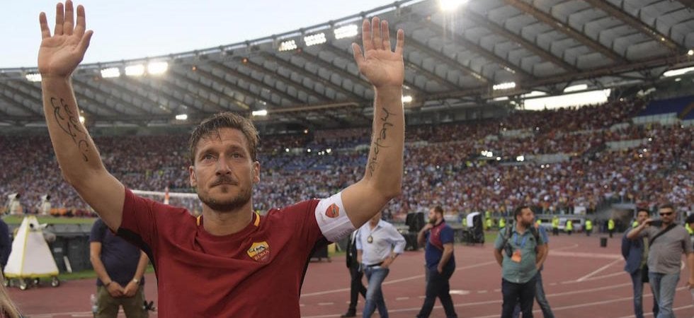 ROMA 2021/22 SPECIAL EDITION "ADDIO TOTTI" PATCH TUTTO COMPRESO