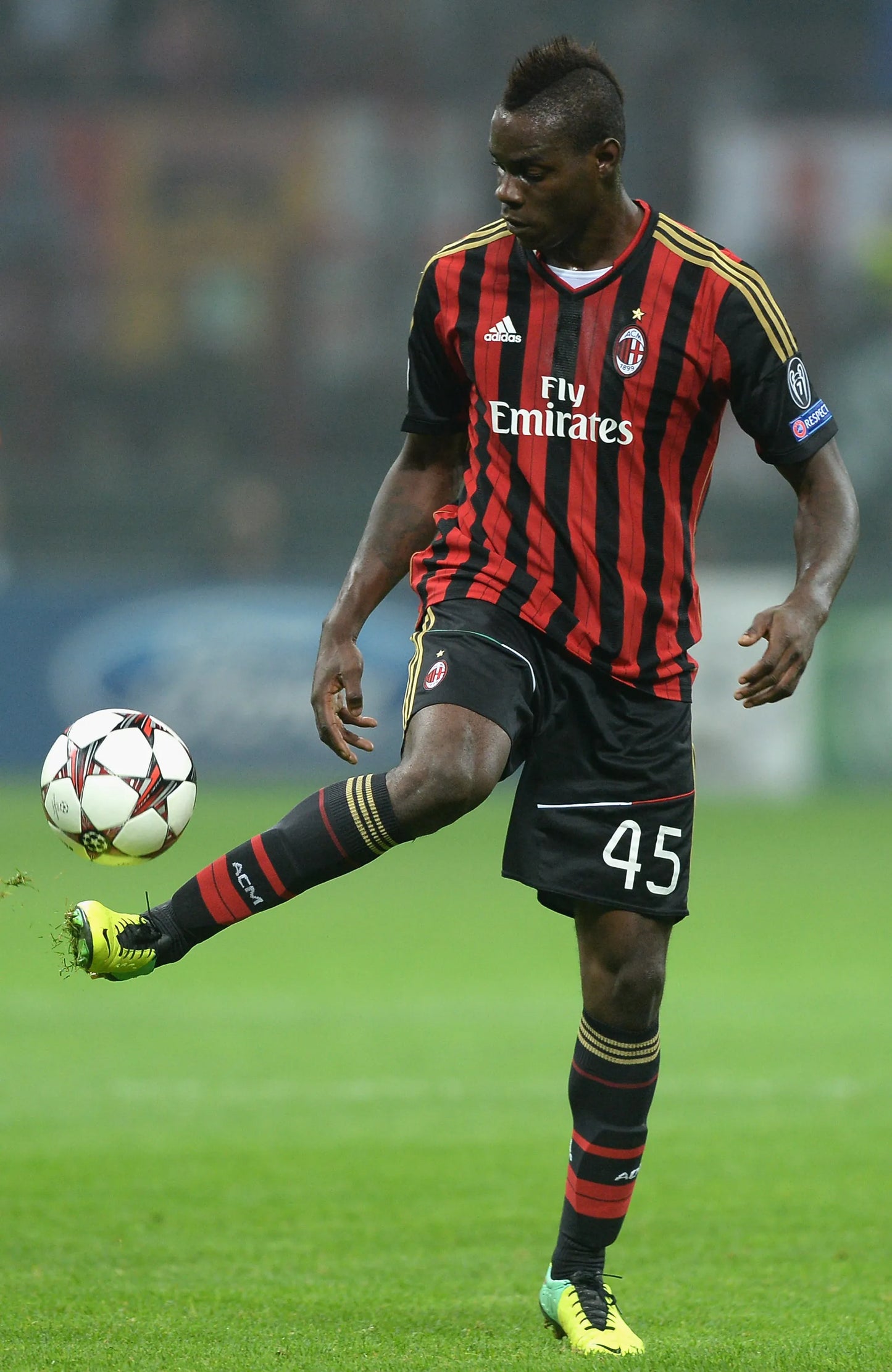 MAGLIA AC MILAN STORICA CASA 2013-2014 + BALOTELLI 45