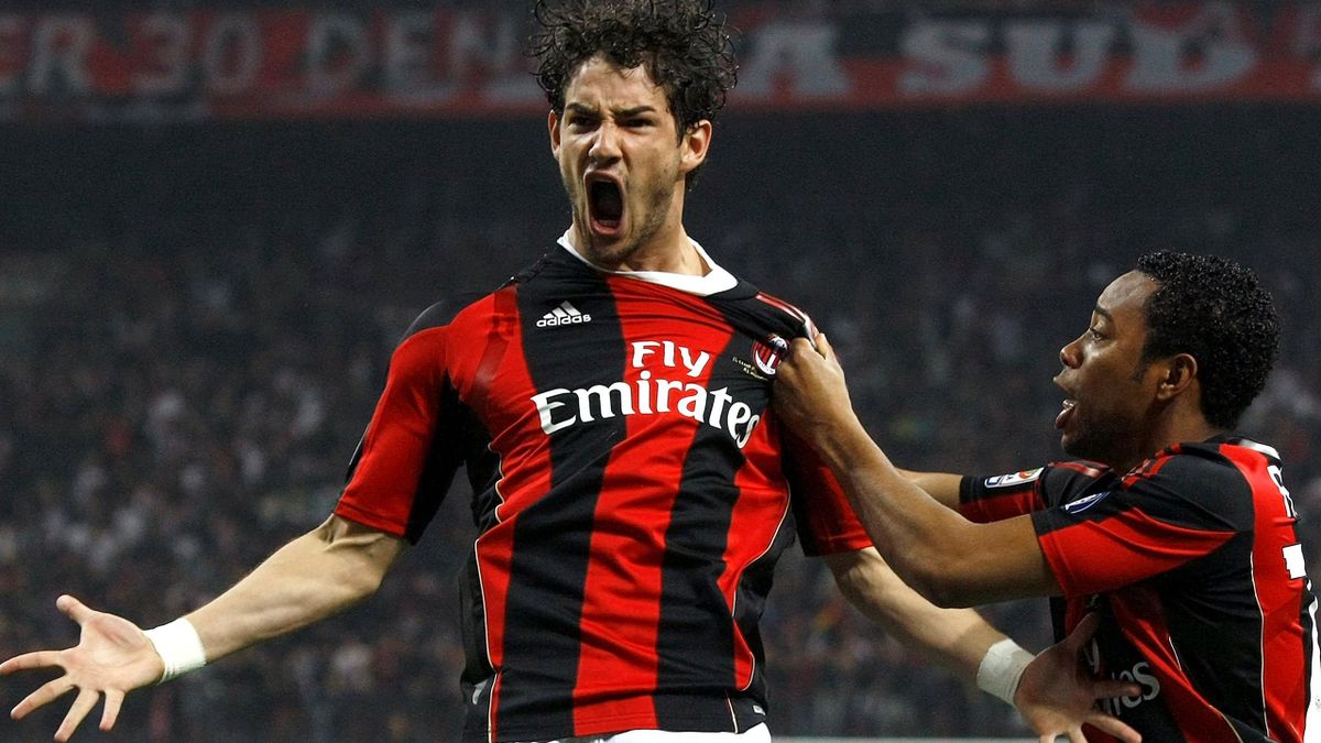 MAGLIA AC MILAN STORICA CASA 2010-2011 + PATO 7