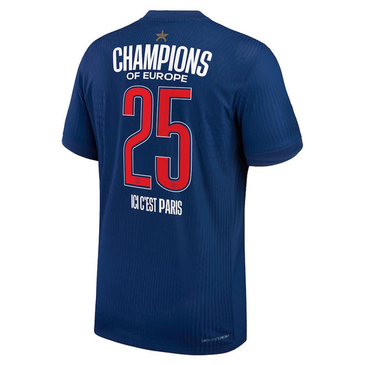 Maglia Nike Paris Saint-Germain 24/25 Dri-FIT ADV Match Maniche Corte Primo Kit - Navy Scuro/Navy Scuro/Bianco - Abbigliamento Ufficiale Uomo | Pro:Direct Soccer Maglia Nike Paris Saint-Germain 24/25 Dri-FIT ADV Match Maniche Corte Primo Kit - Navy Scuro/Navy Scuro/Bianco - Abbigliamento Ufficiale Uomo | Pro:Direct Soccer